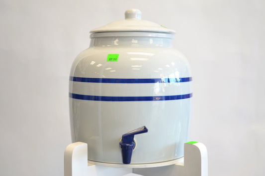 Overview of water bottles, containers, and coolers